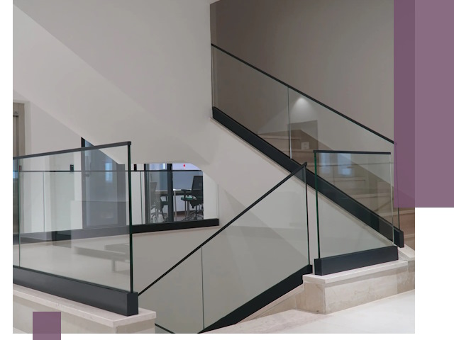 Стеклянные перила премиум-класса с установкой в Крымске