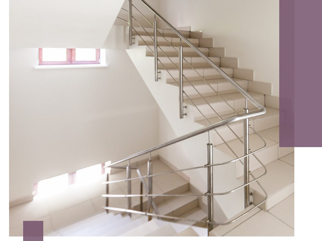 Установка и замена перил в подъезде в Крымске