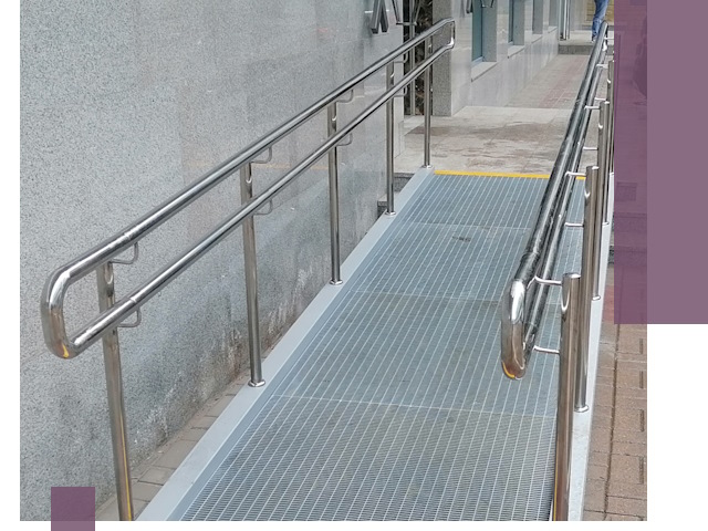 Пандусы для инвалидов в Крымске — изготовление и монтаж