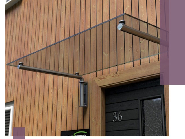 Стеклянные козырьки на входы и фасады в Крымске