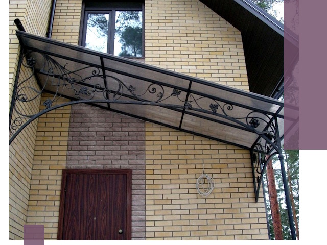 Односкатные козырьки из металла под ключ в Крымске