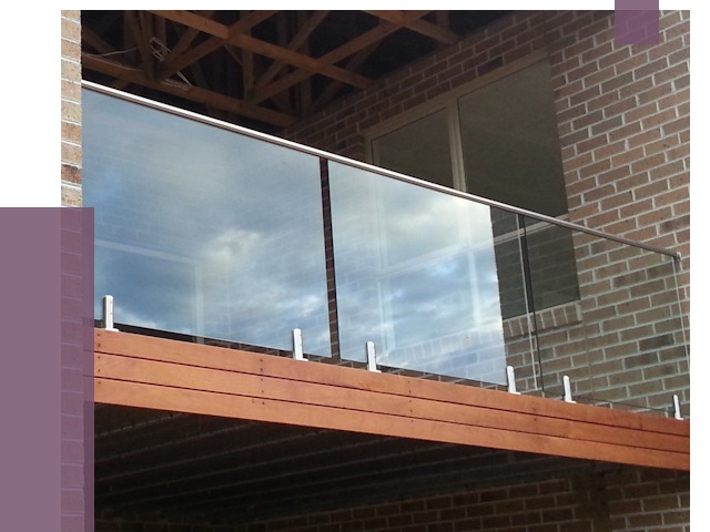 Стеклянные парапеты на крыше и террасе в Крымске от 11658 руб. | ПРОЛЁТ-Крм