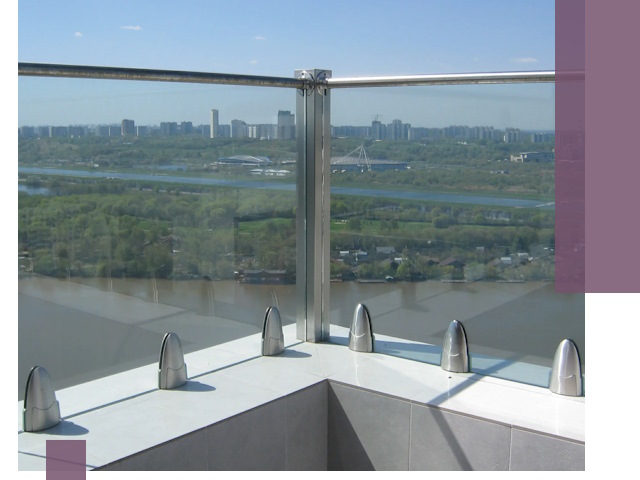 Стеклянные парапеты премиум класса в Крымске для домов и бизнесов